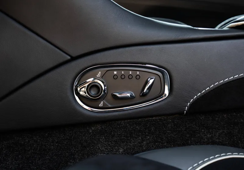 Image secondaire du véhicule 23