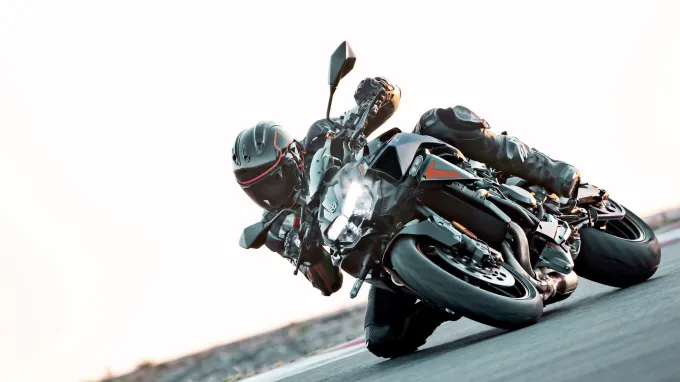 Kawasaki Z H2 : genou à terre