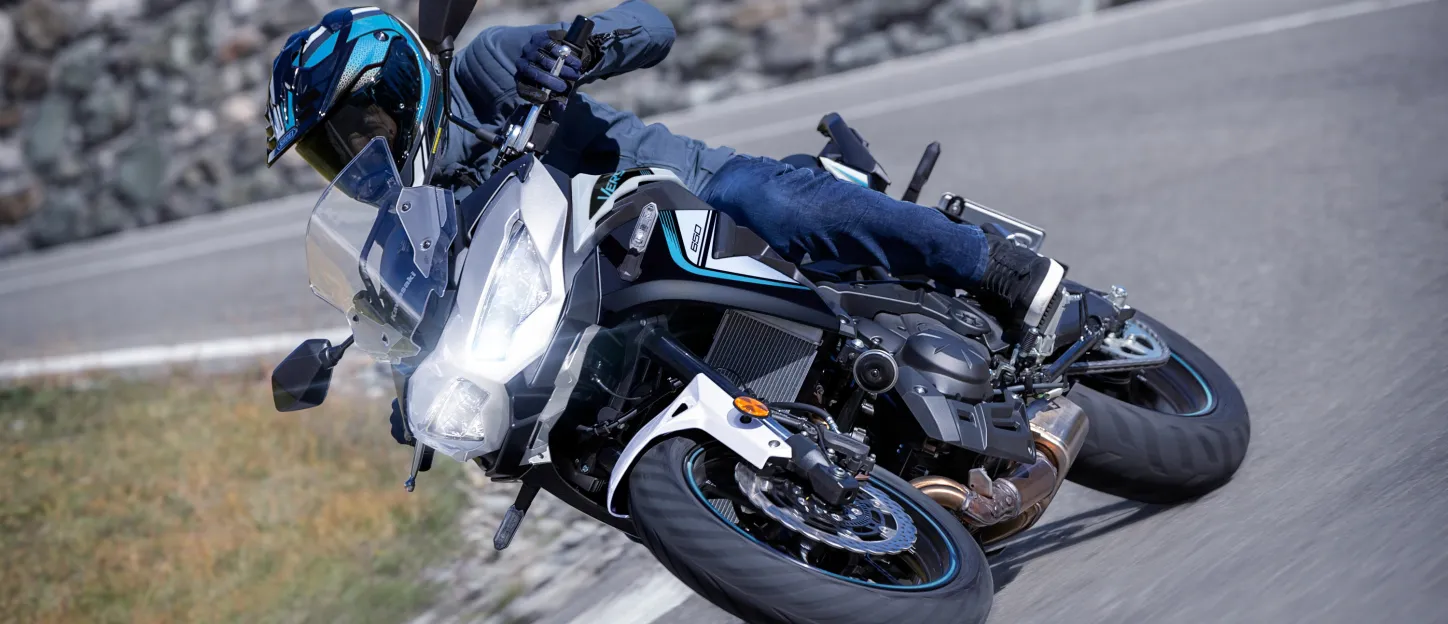 Kawasaki Versys 650 : Virage