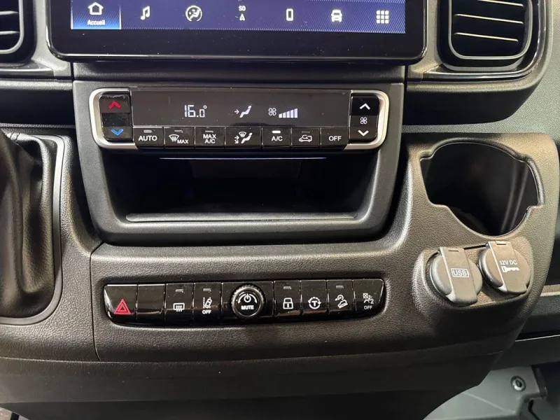 Image secondaire du véhicule 14