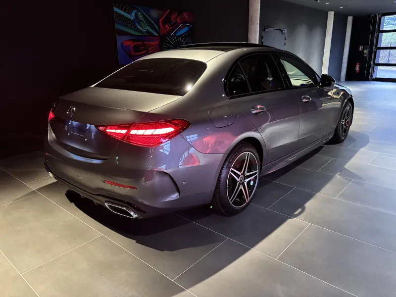 Image secondaire du véhicule 3