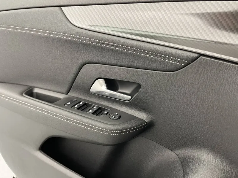 Image secondaire du véhicule 30