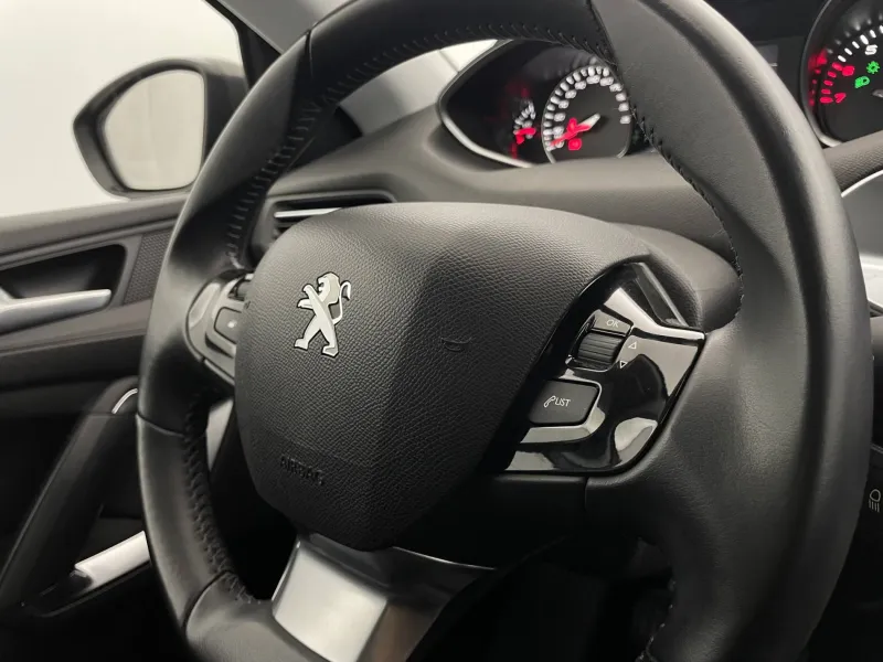 Image secondaire du véhicule 32