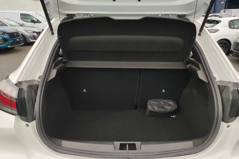 Image secondaire du véhicule 10