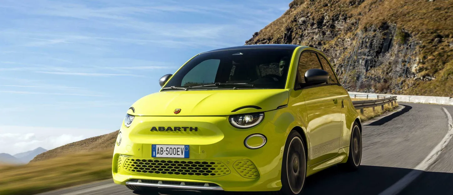 abarth_500e_2023_13.jpg