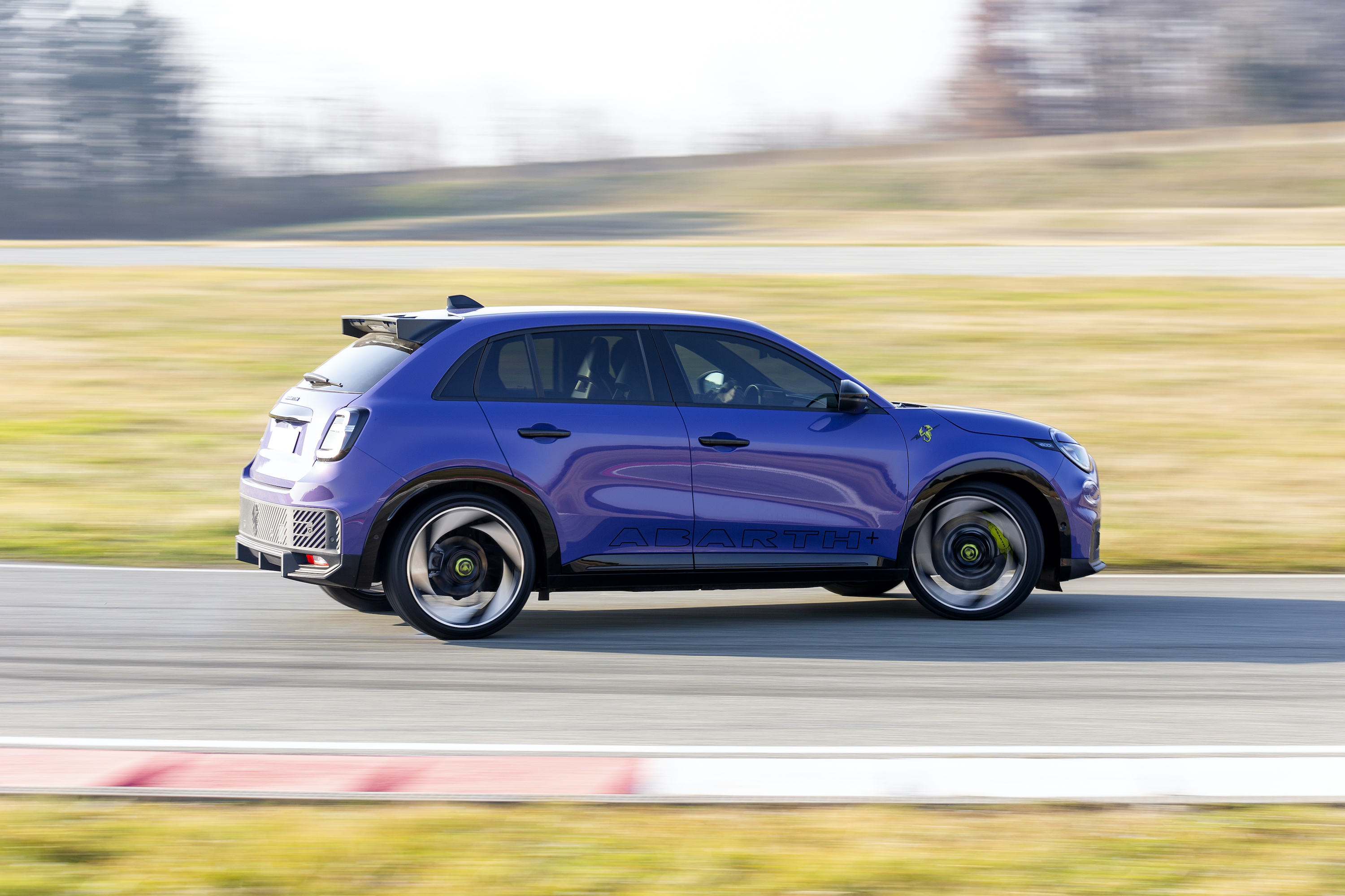 abarth 600e : profil