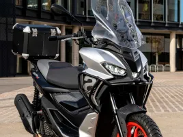 Aprilia SR GT 125 : Le crossover polyvalent par excellence