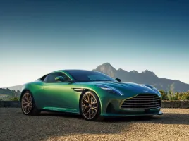 Aston Martin DB12 : La première Super-Tourer au monde