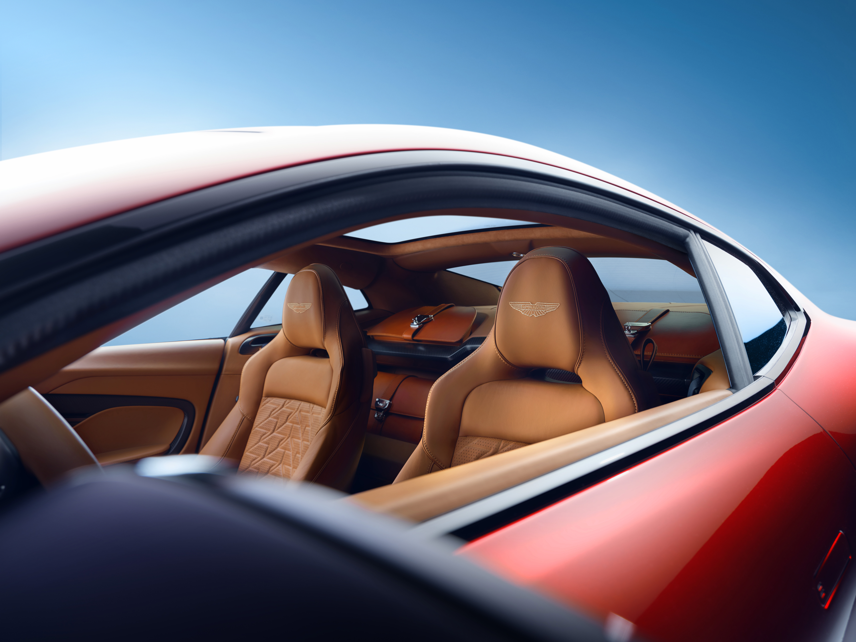 Aston Martin Vanquish 2024 : détail sièges