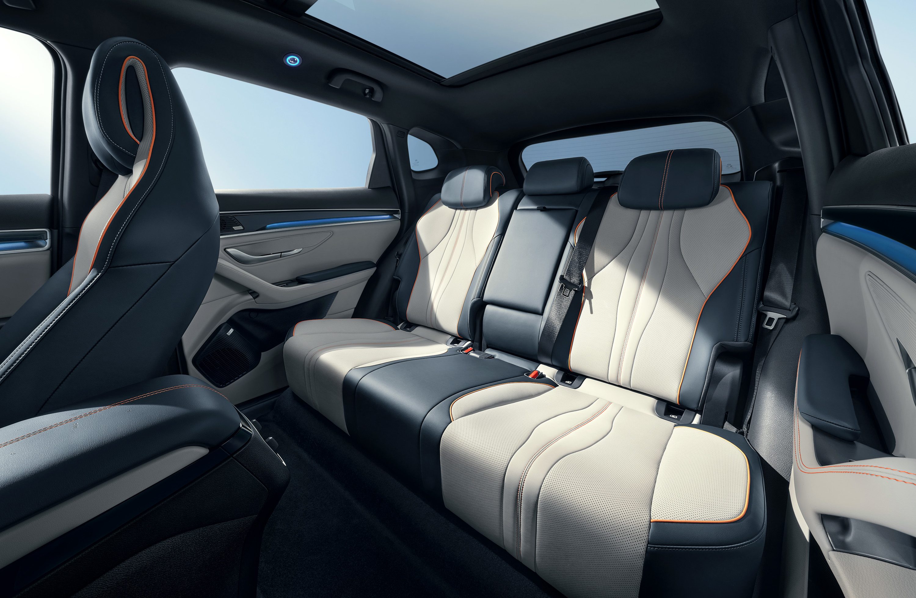 BYD Seal U 2023 : sièges arrière intérieur bleu et gris