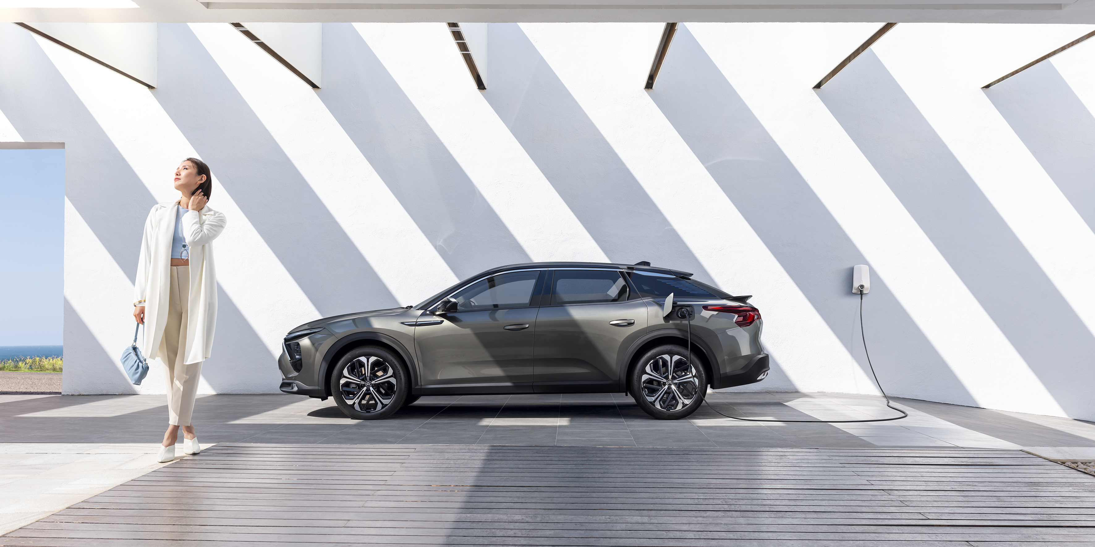 Nouvelle Citroën C5 X vue de profil