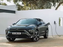 Citroën C5 X : motorisations, finitions et prix en 2025