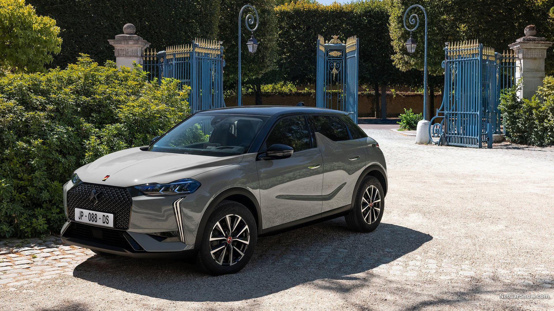 Nouvelle DS 3 (2025) Performance Line : Trois quart avant gauche