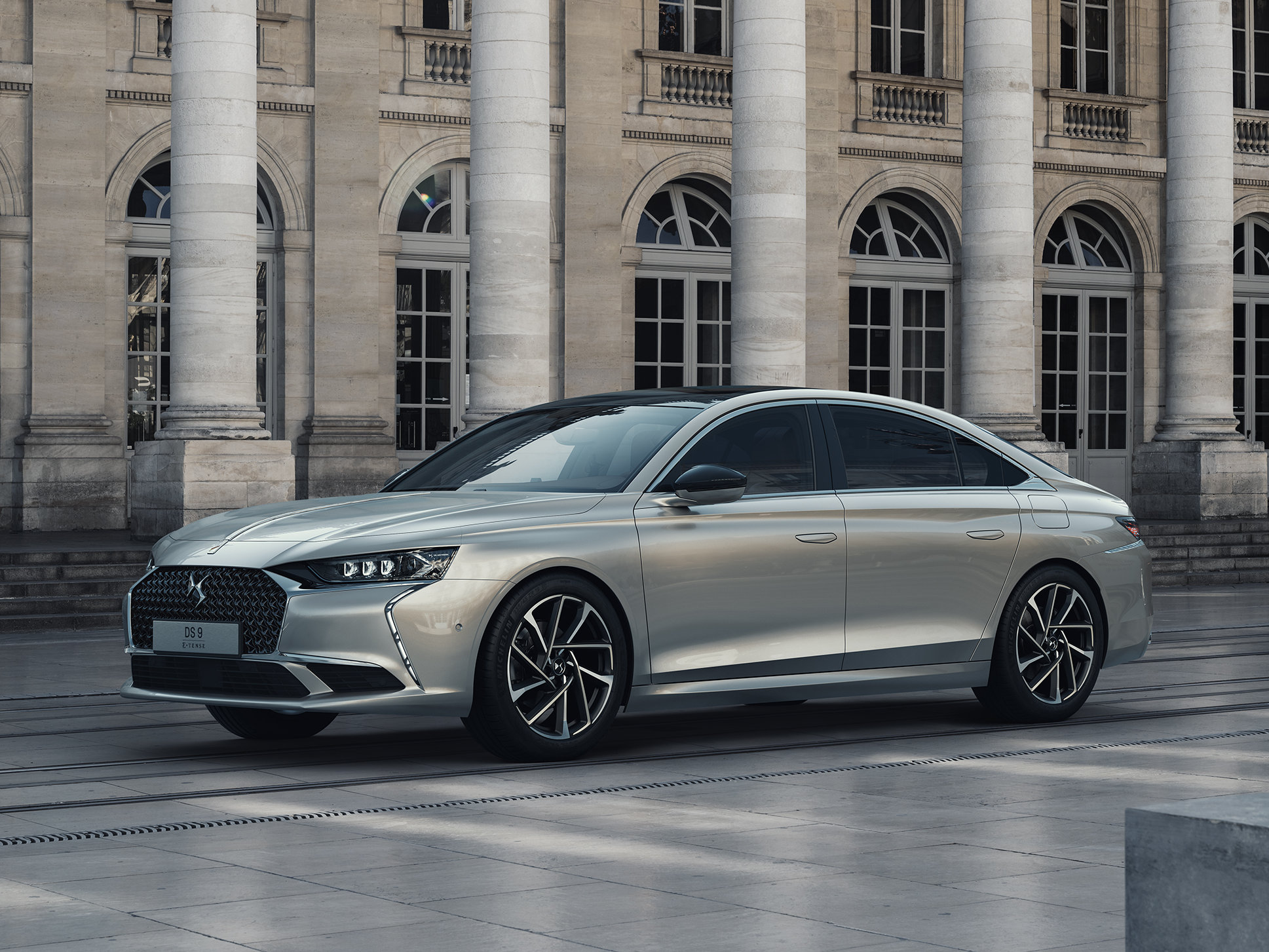 Trois quart avant DS 9 