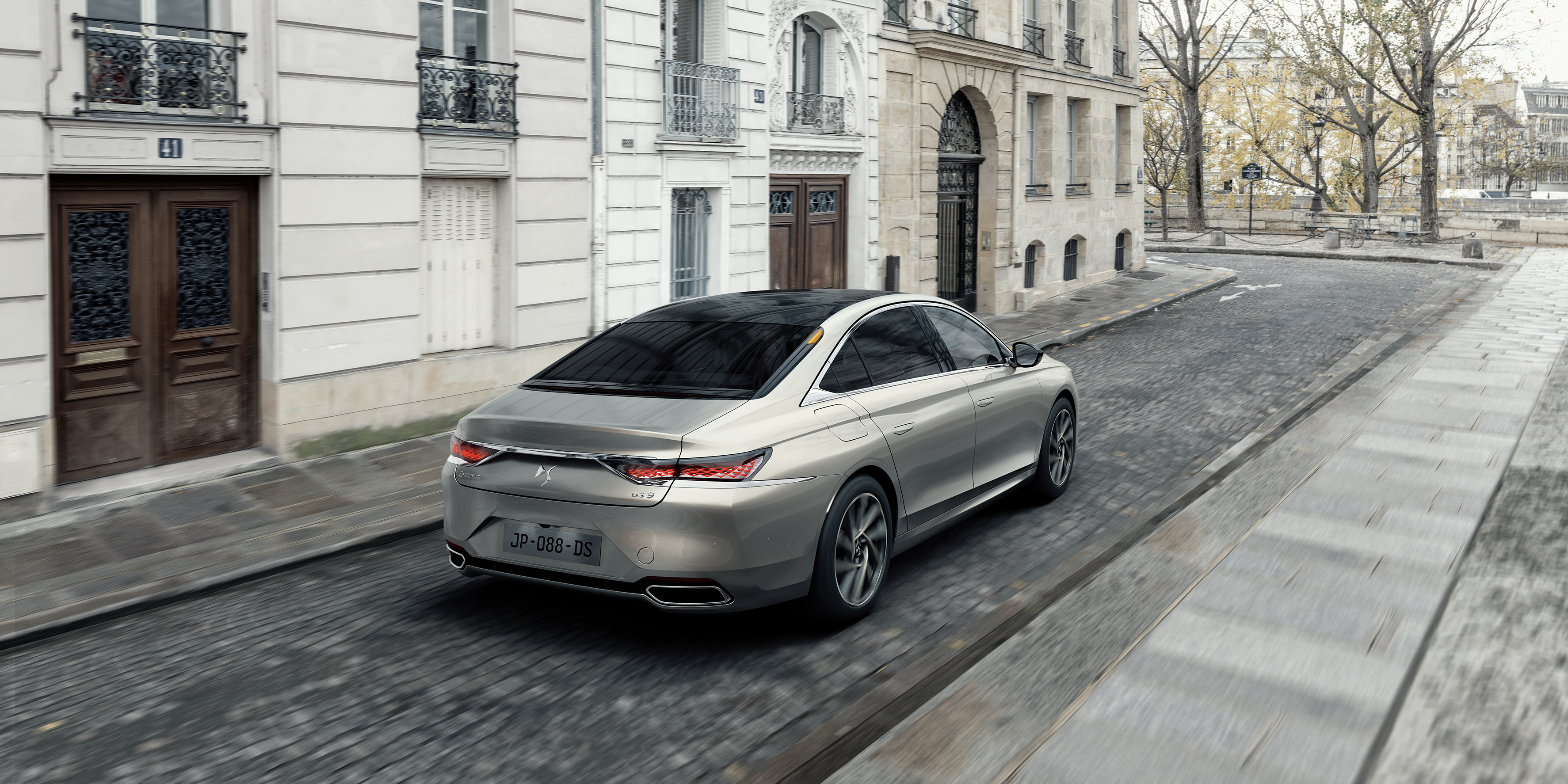 Trois quart arrière DS 9