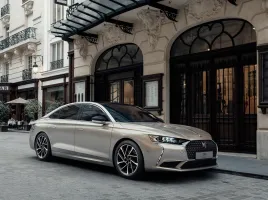 DS 9 : prix, motorisations et équipements en 2025