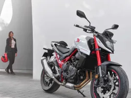 Honda CB750 Hornet (2025) : La légende sous un nouveau jour