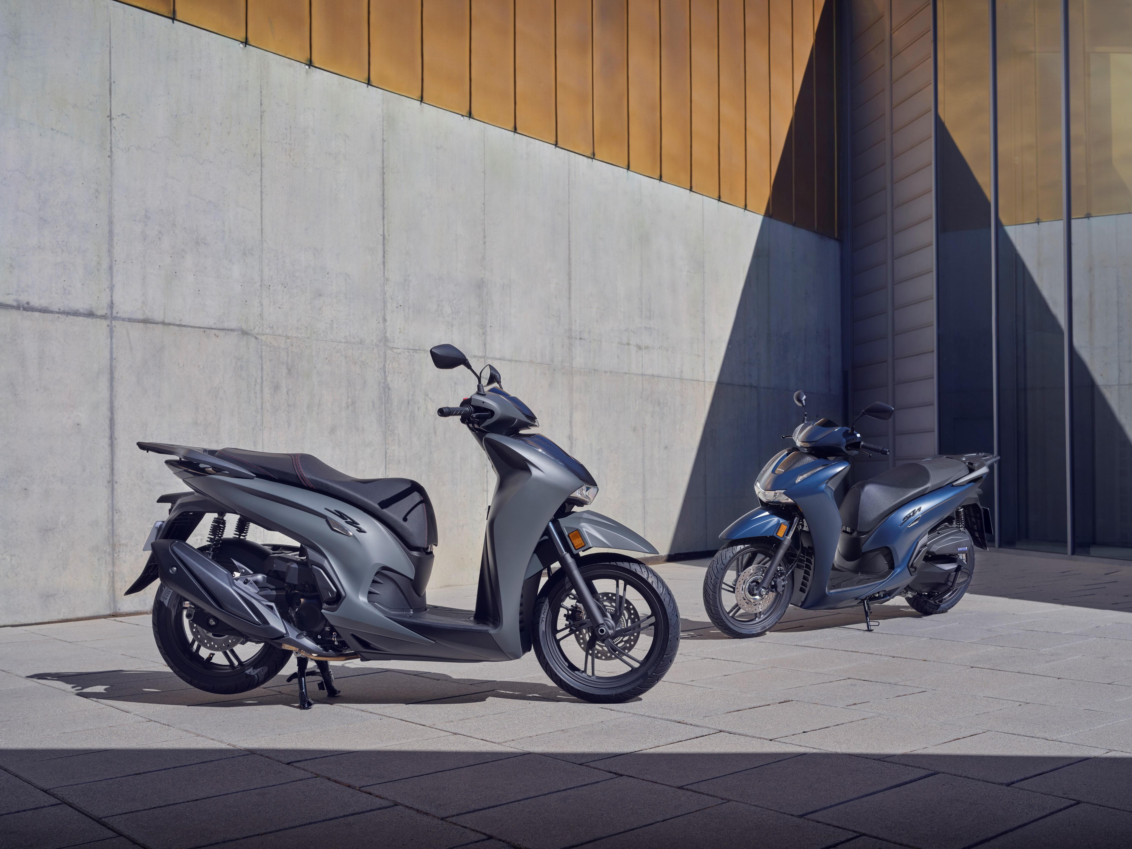 Honda sh350i 2025 : béquille centrale