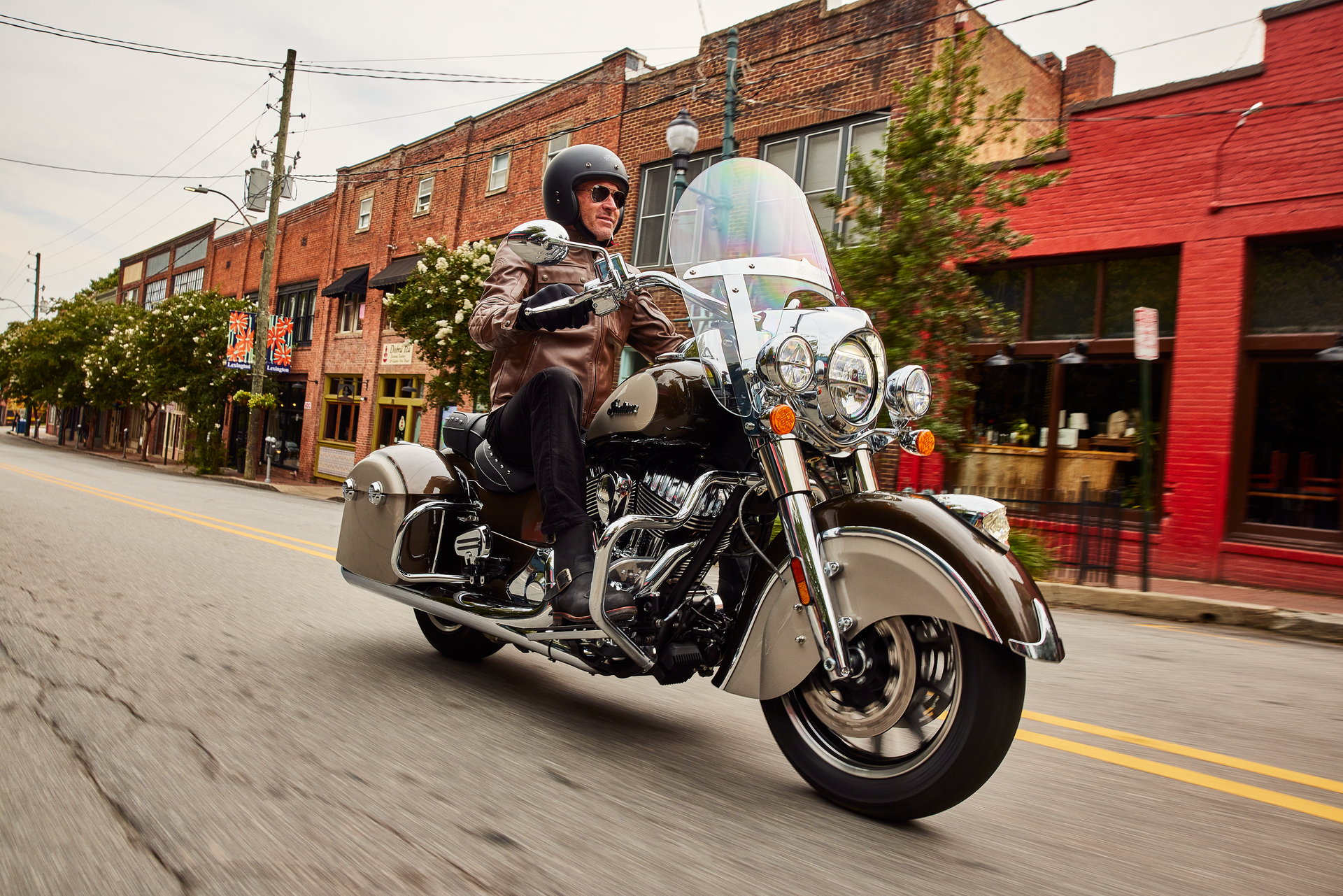 Indian Springfield 2023 : trois quarts avant droit sur route