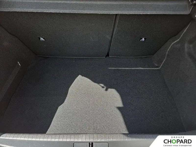 Image secondaire du véhicule 9