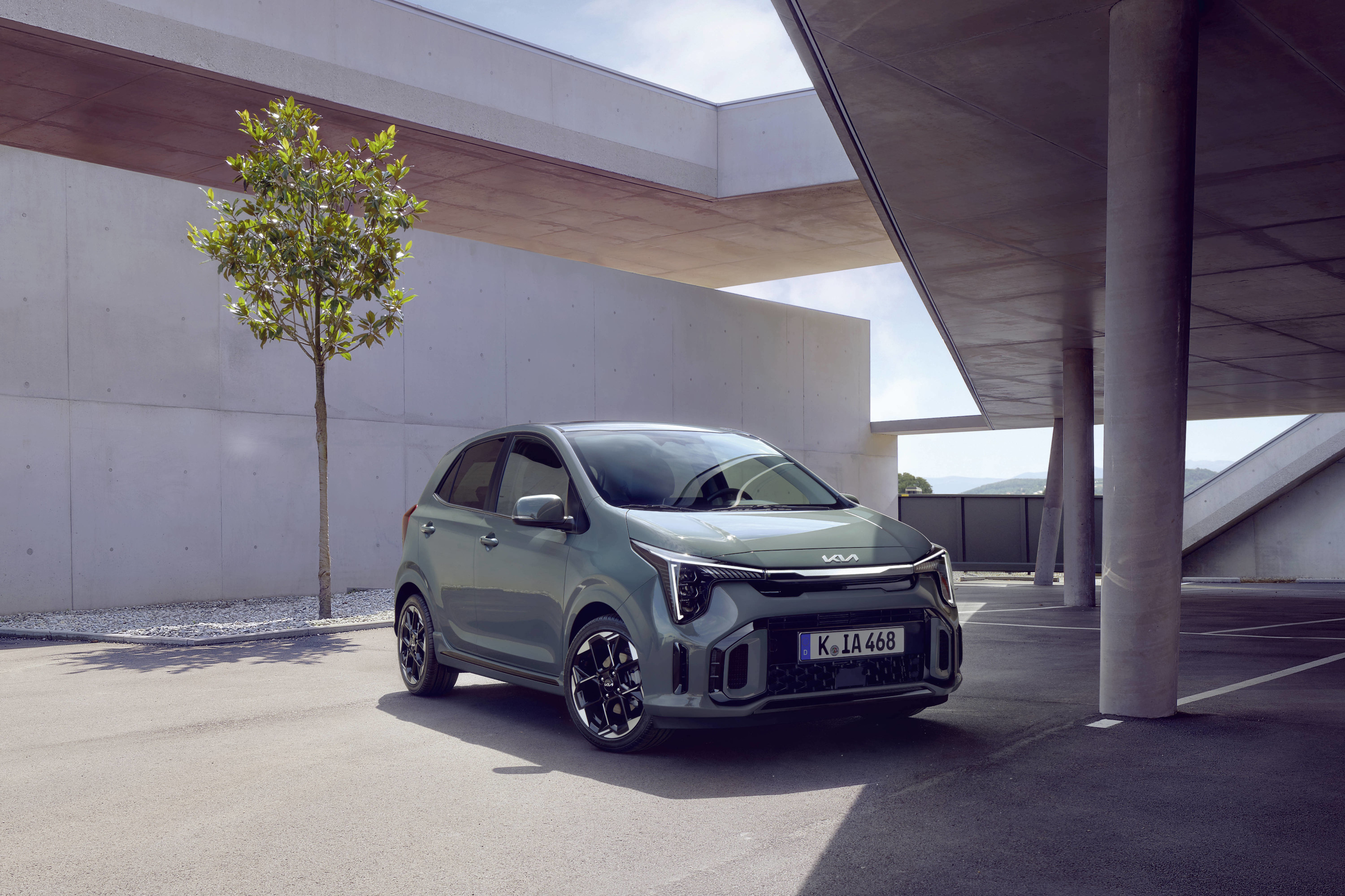 Kia Picanto 2024 : trois quarts avant droit statique