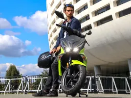 Kymco Super 8 R : Le scooter sportif de la gamme 50cc