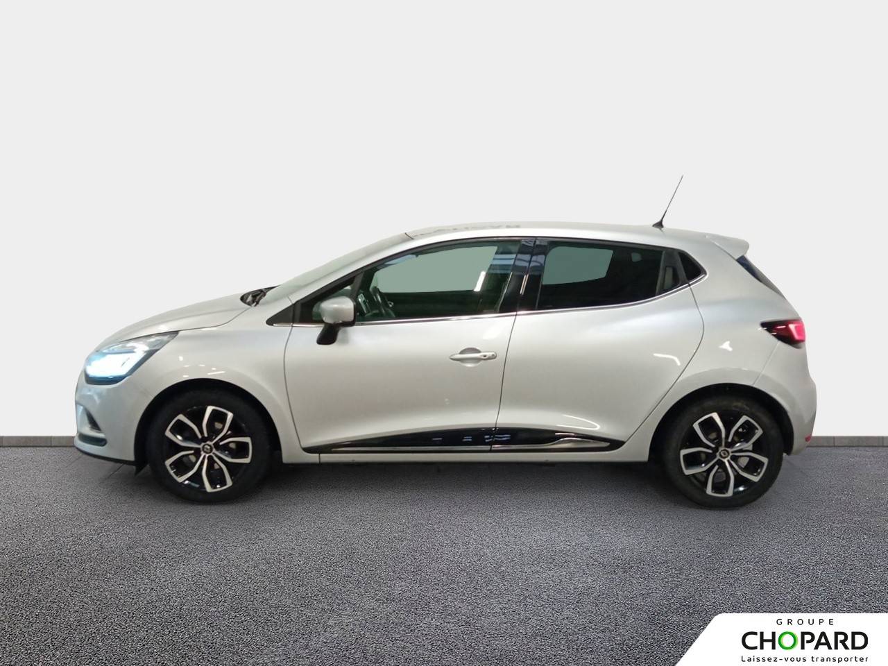 Image secondaire du véhicule 10