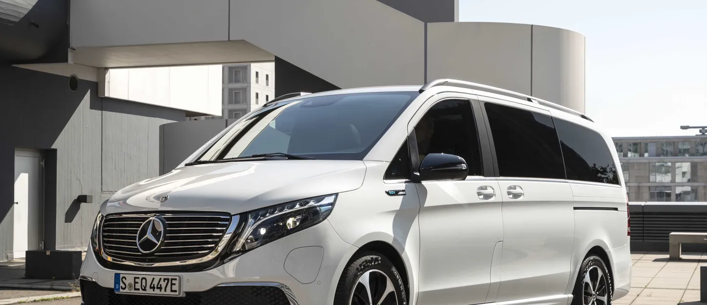 mercedes_benz_eqv_46.jpg