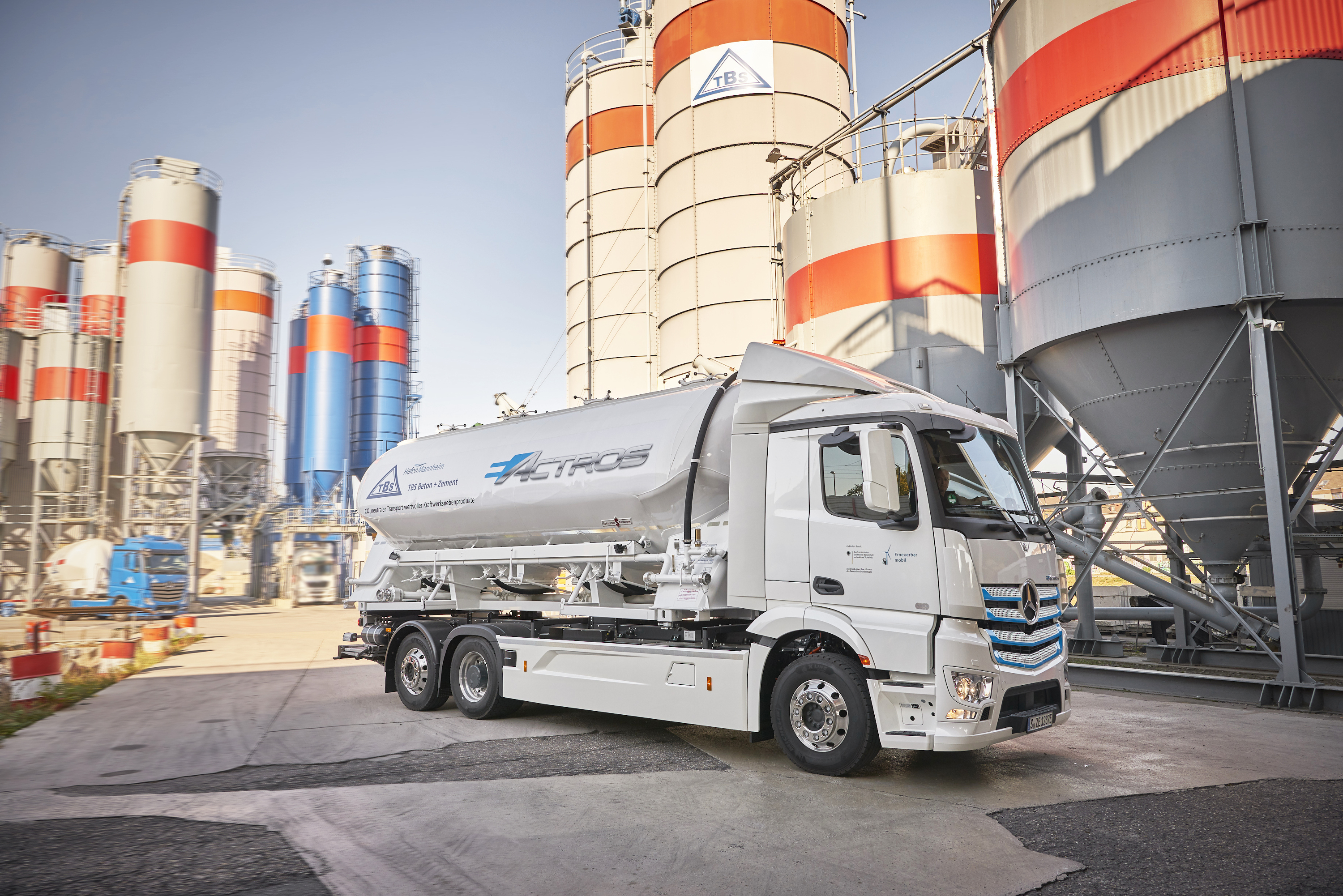 Mercedes-Benz eActros citerne de chantier