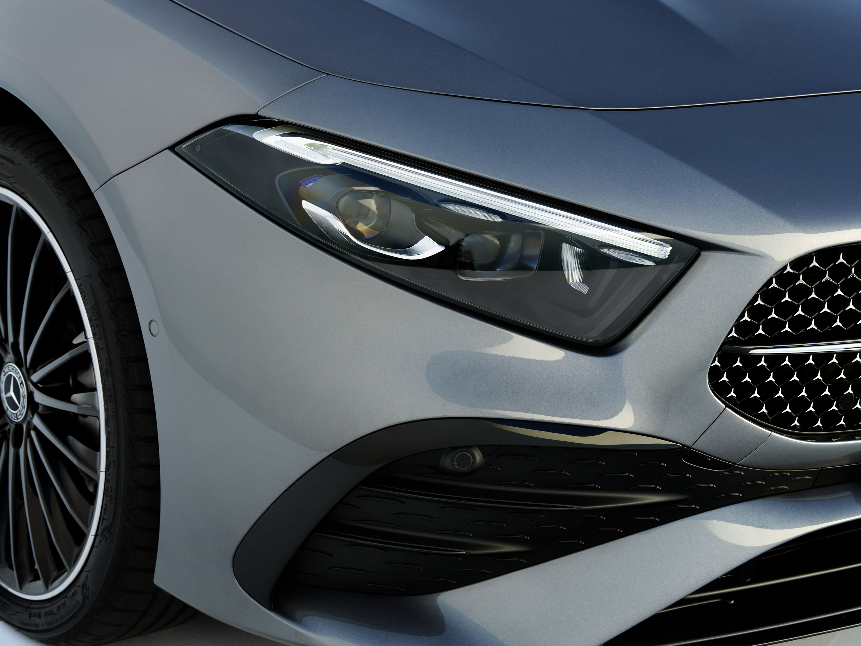 Mercedes Classe A 2023 : Gros plan phare
