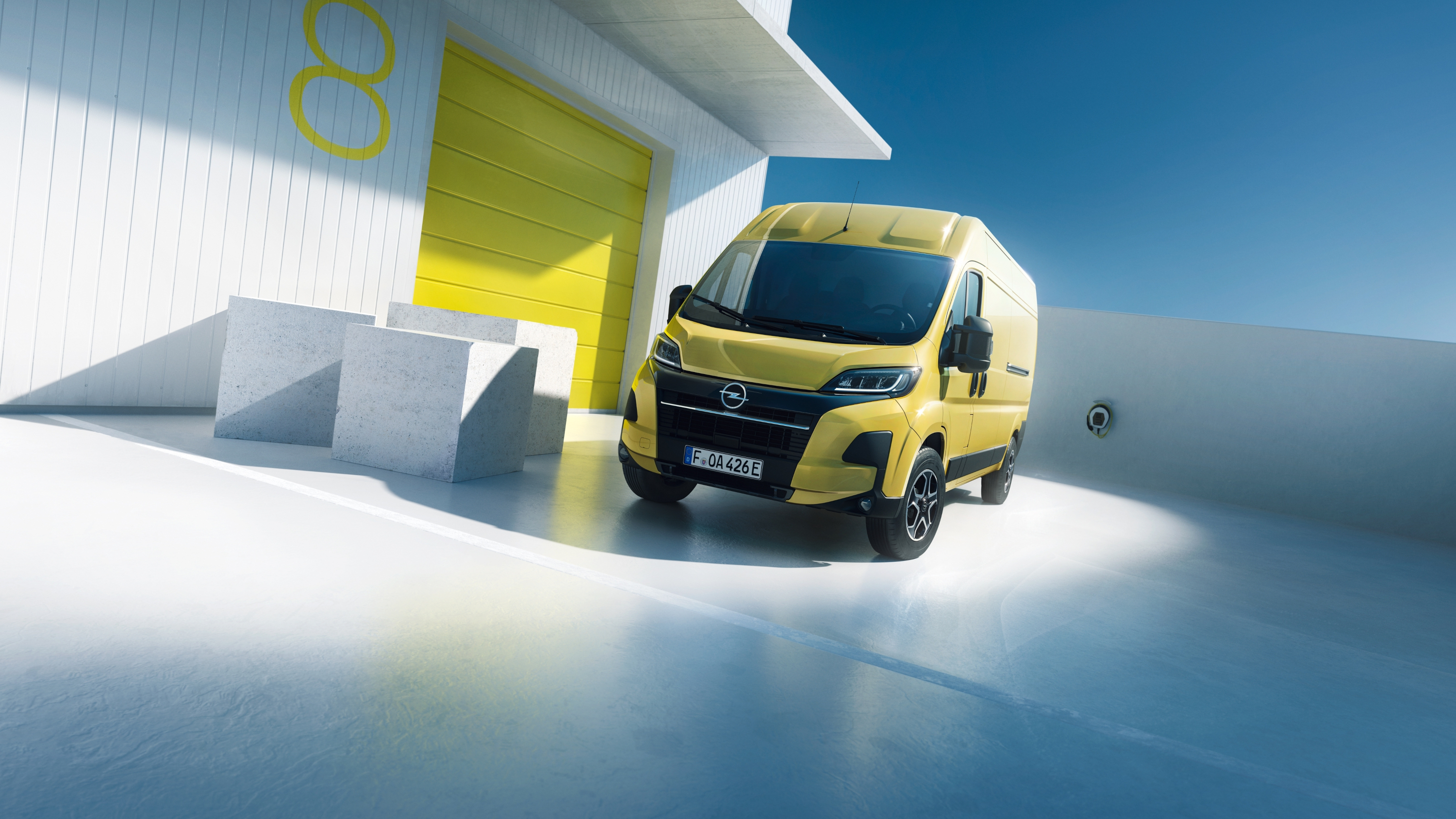 Opel Movano 2024 : trois quarts avant gauche statique