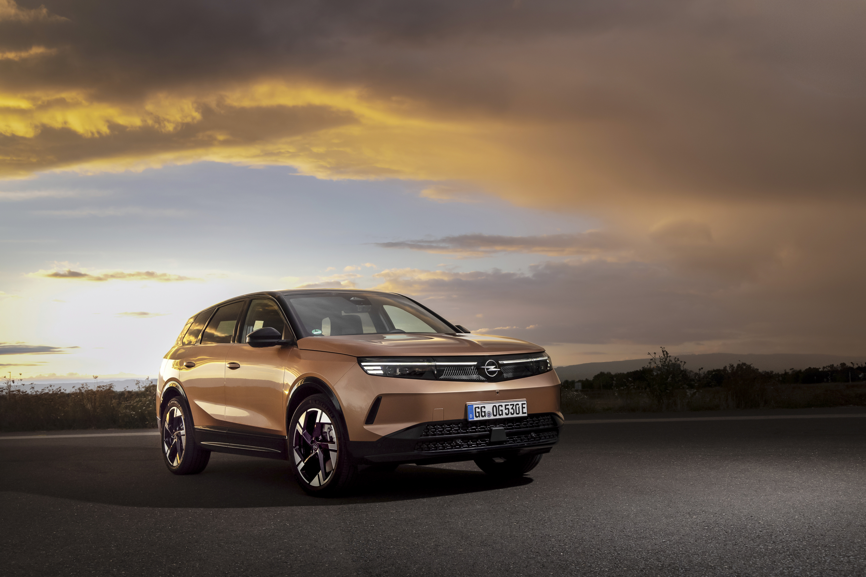 Opel Grandland 2024 : trois quarts avant droit statique