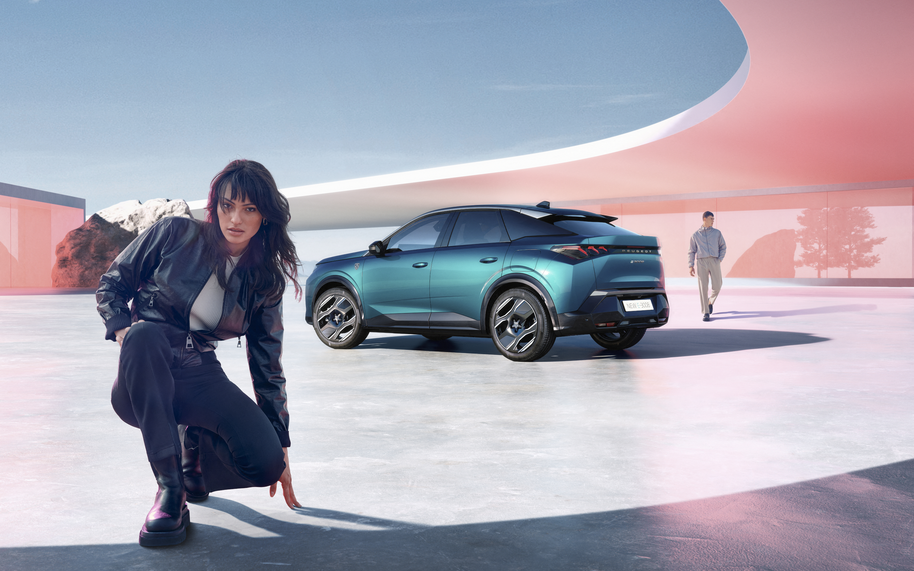 Peugeot 3008 2024 : trois quarts arrière gauche statique avec modèle