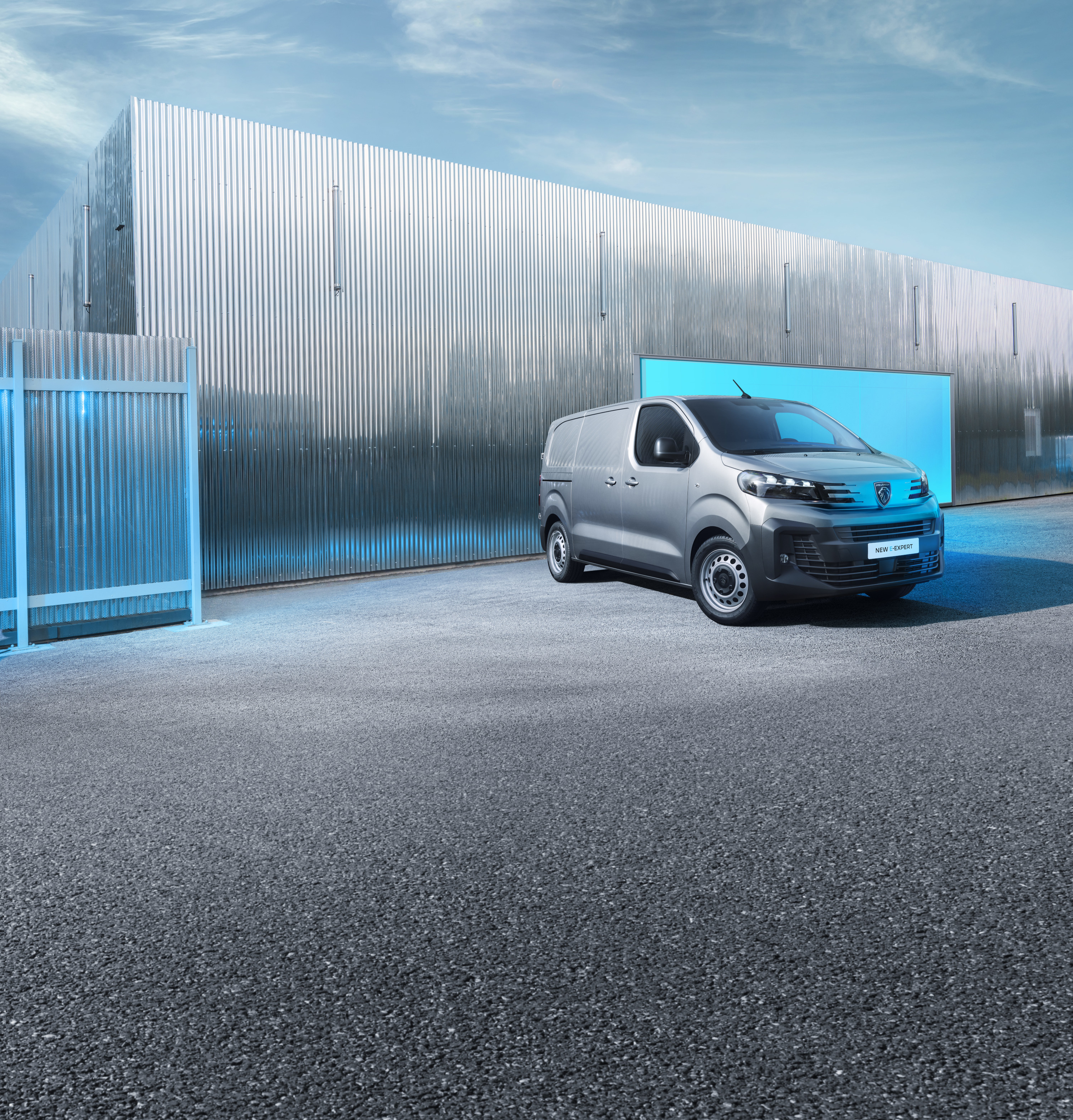 Peugeot Expert 2024 : trois quarts avant droit statique