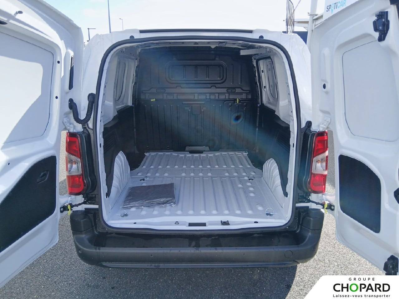 Image secondaire du véhicule 9