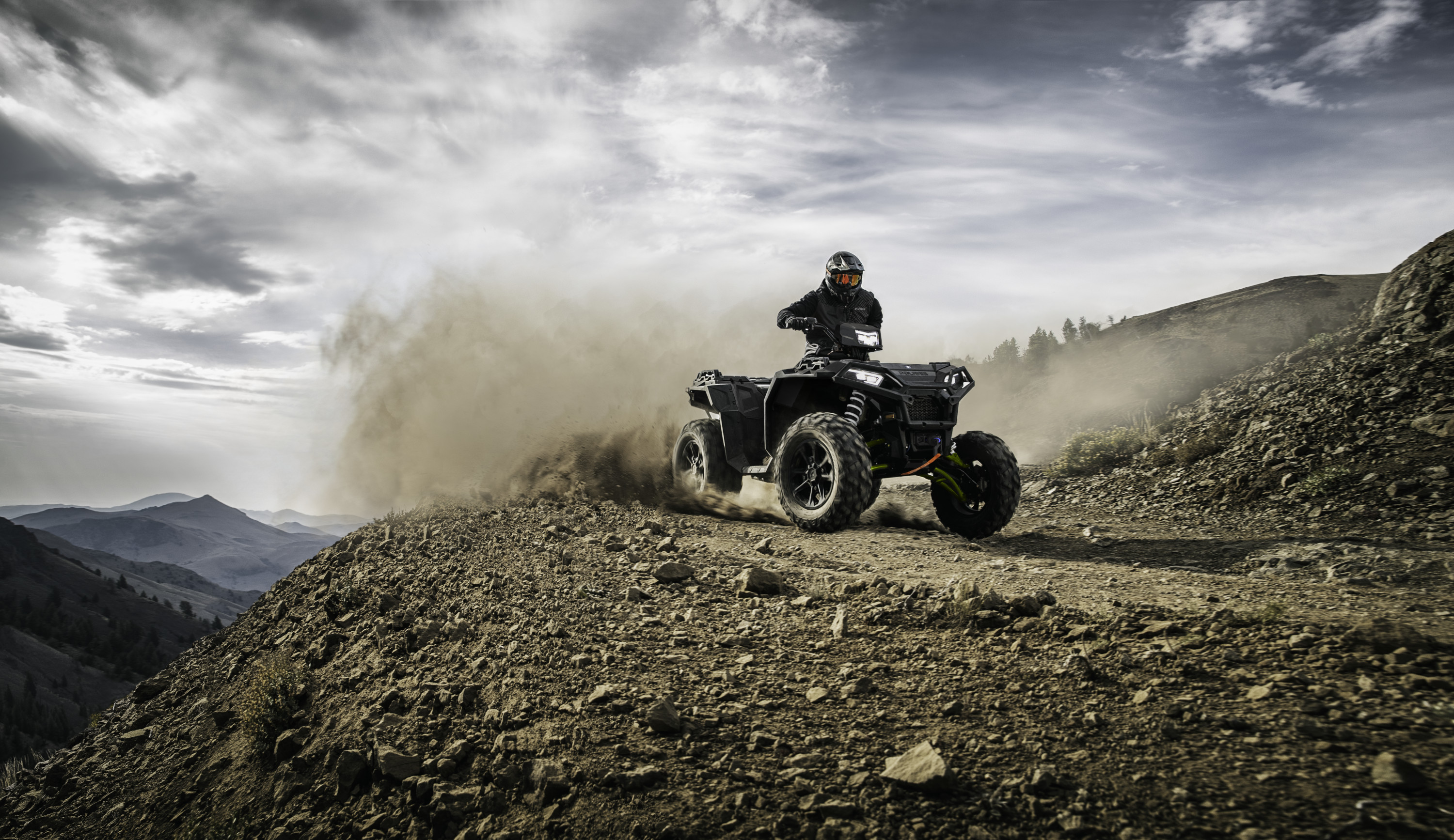 Polaris Sportsman XP 1000 S 2023 : trois quarts avant droit en action