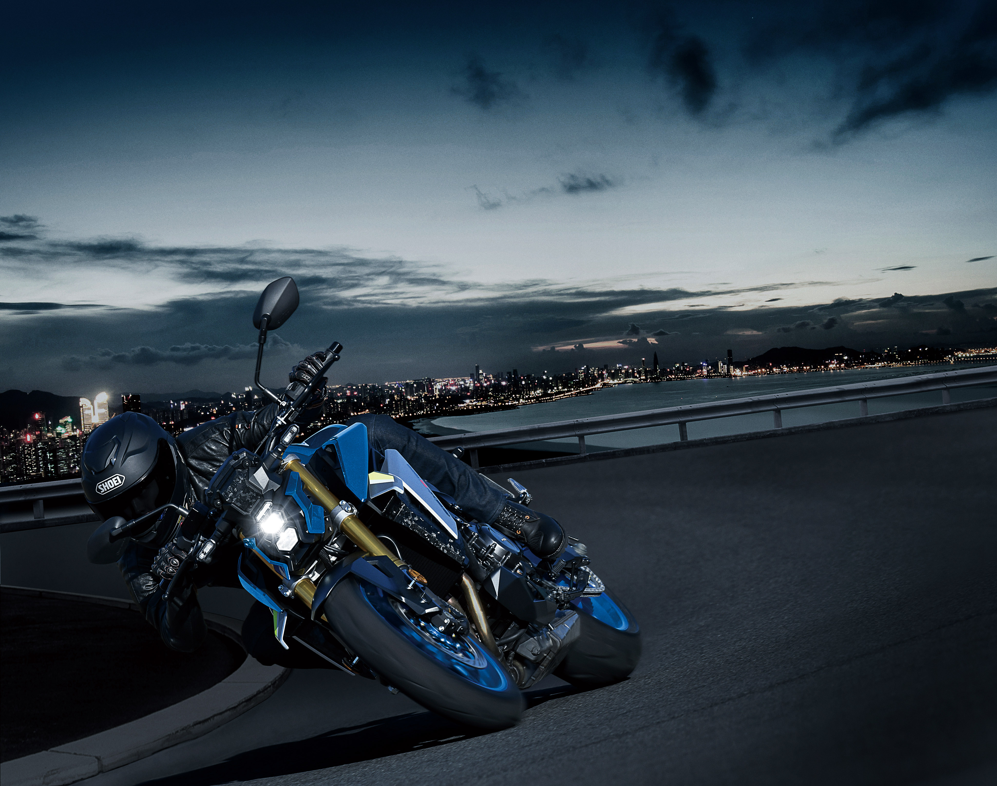 Suzuki GSX-S1000 en virage