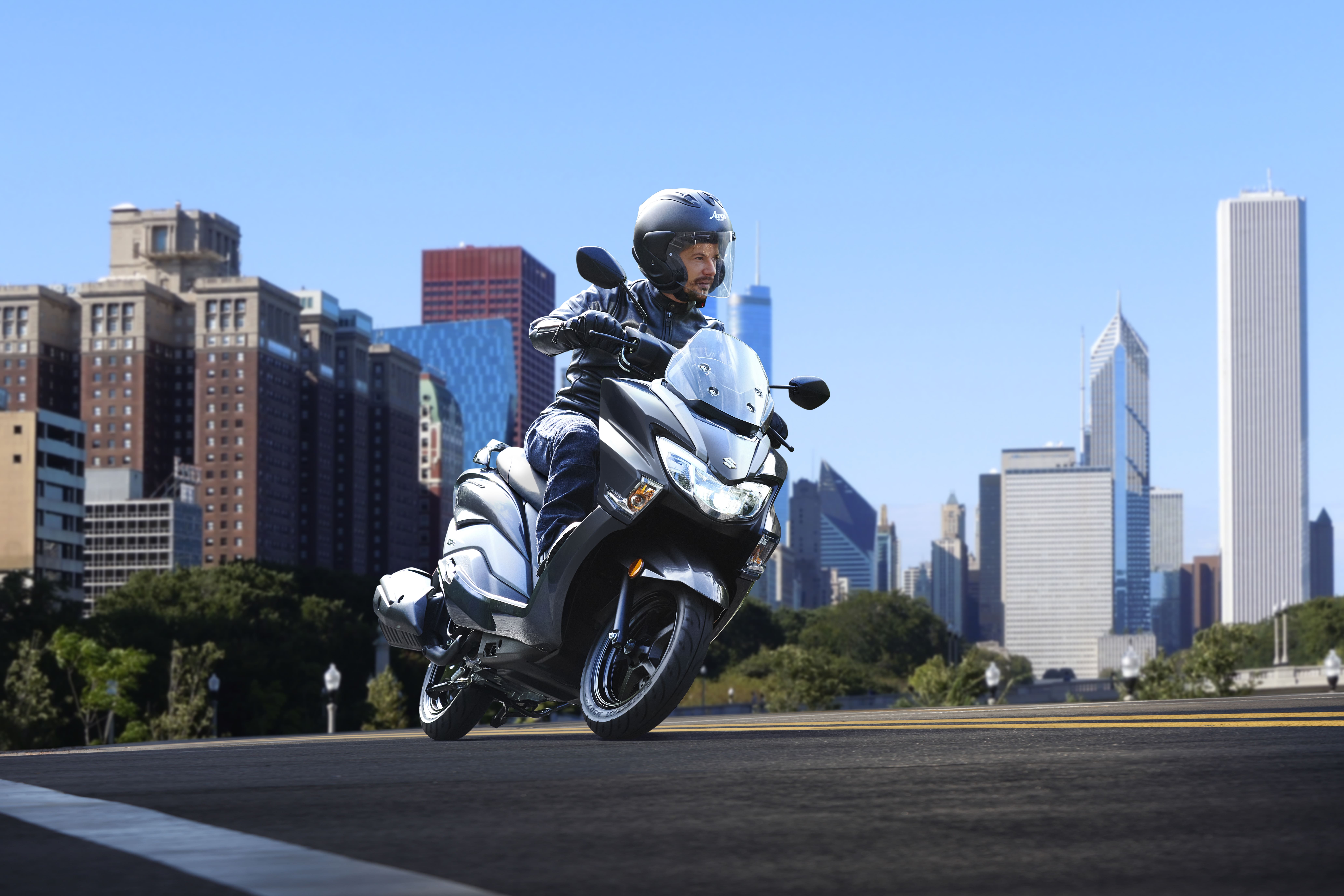 Suzuki Burgman 125 : 3/4 avant