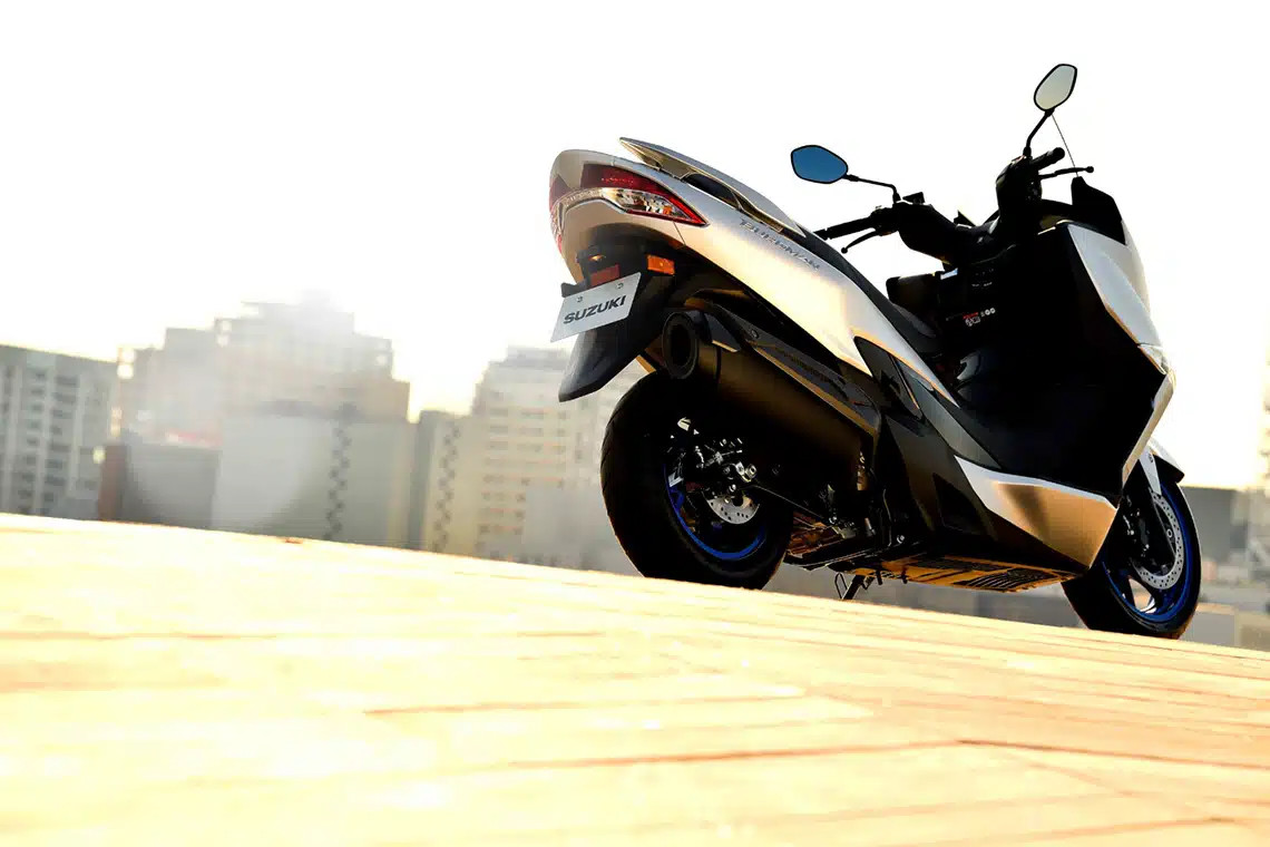 Suzuki Burgman 400 : arrière