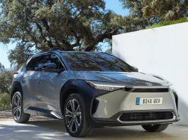 Toyota bZ4X (2025) : Le SUV moderne 100 % électrique