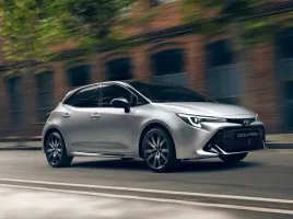 Toyota Corolla (2025) : La compacte hybride incontournable