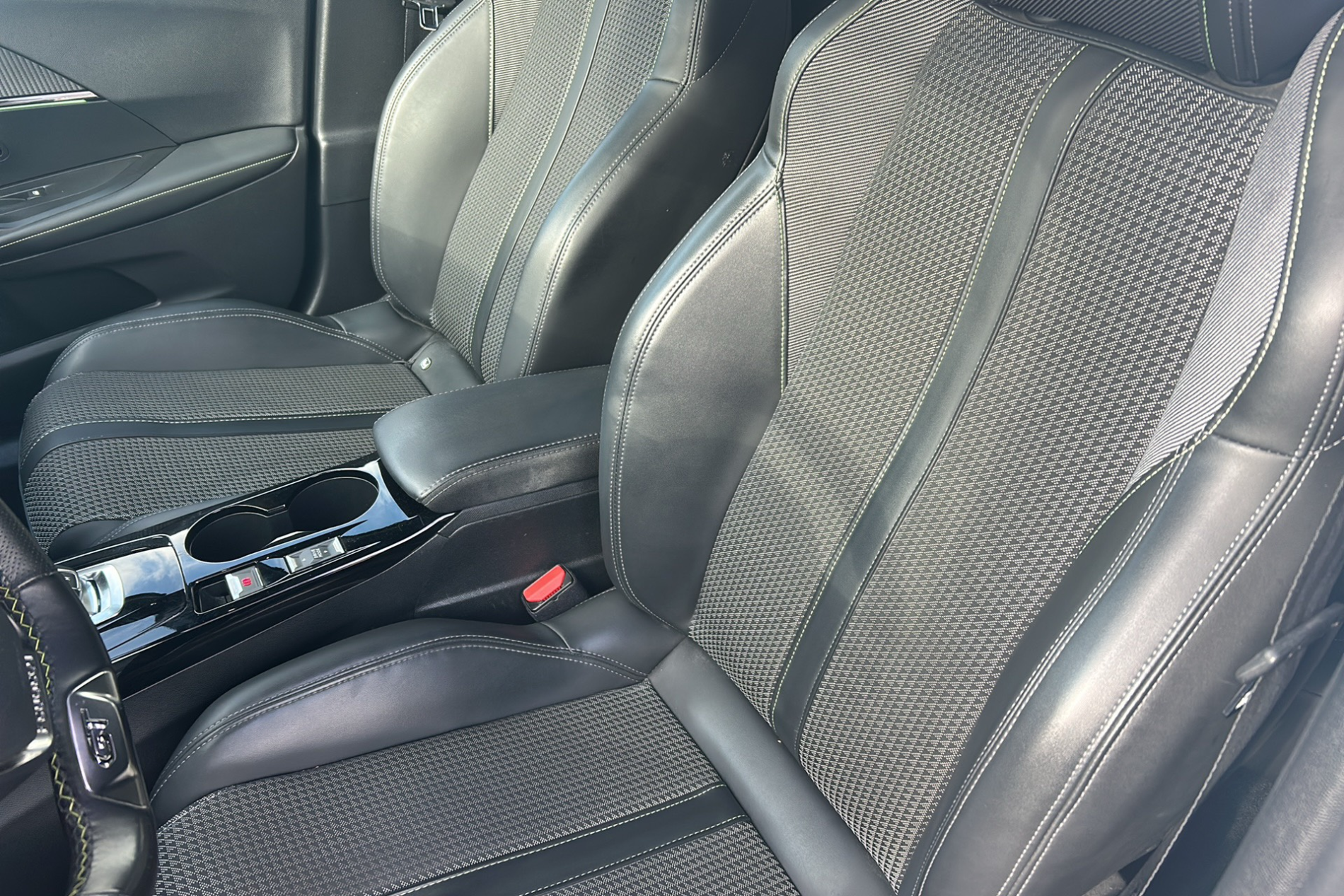 Image secondaire du véhicule 10