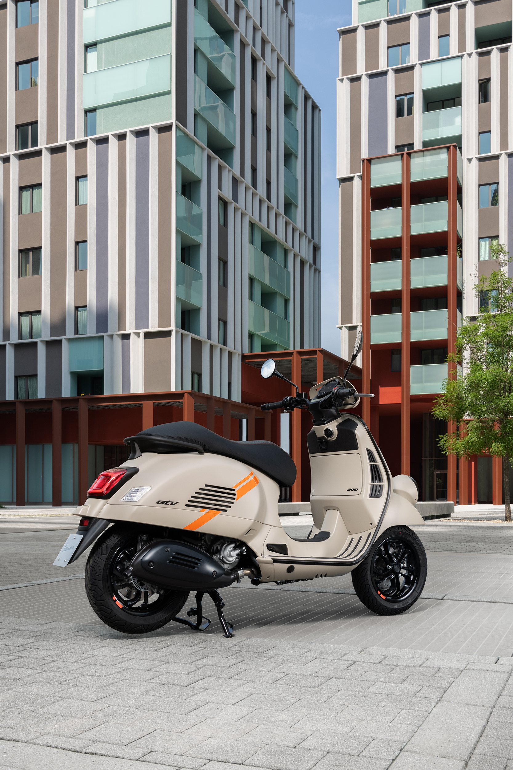 Vespa GTV 3/4 arrière