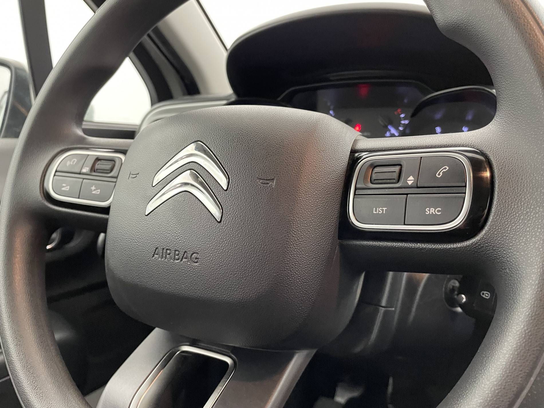 Image secondaire du véhicule 10