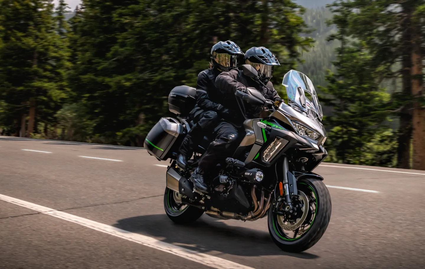 Kawasaki Versys 1100 : deux passagers