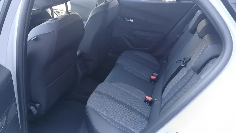 Image secondaire du véhicule 12