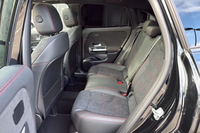 Image secondaire du véhicule 12