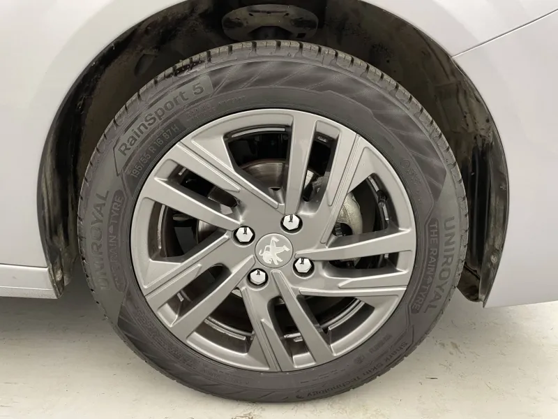 Image secondaire du véhicule 19