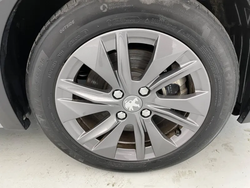 Image secondaire du véhicule 19