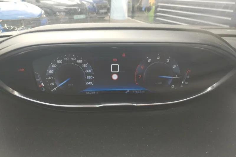 Image secondaire du véhicule 19